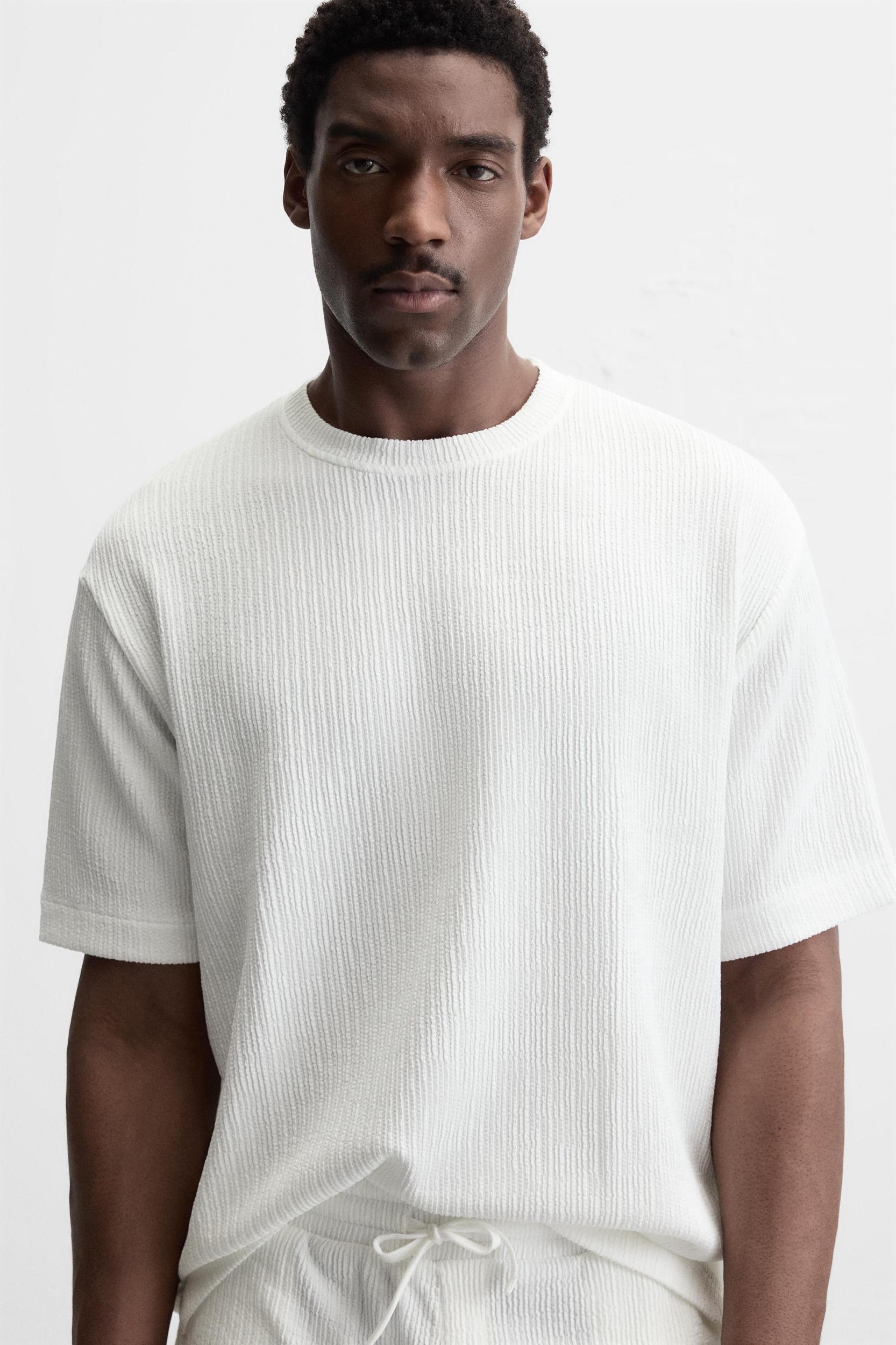 TEXTURED JACQUARD T-SHIRT Product Image