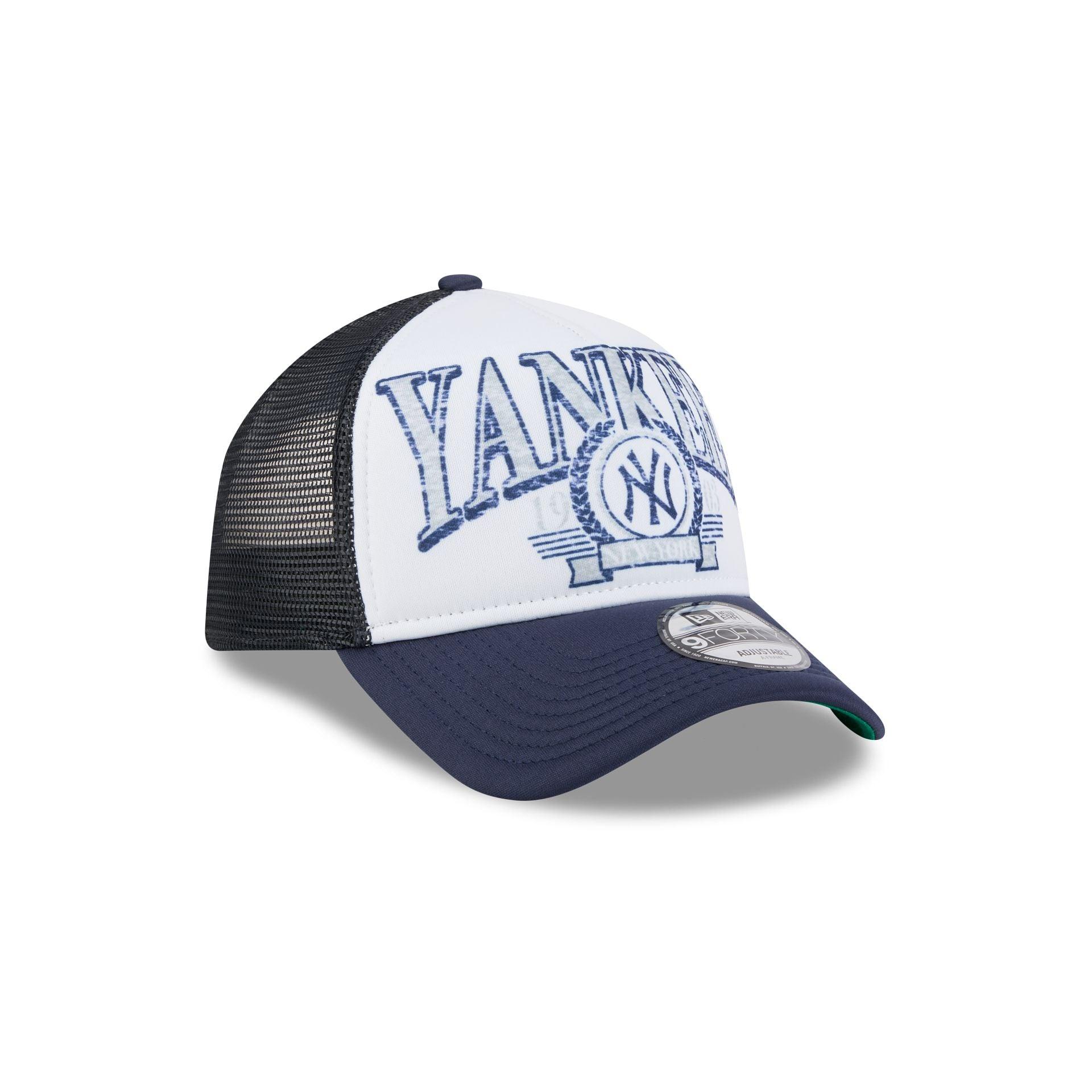 New York Yankees Distressed 9FORTY A-Frame Trucker Hat Male Product Image