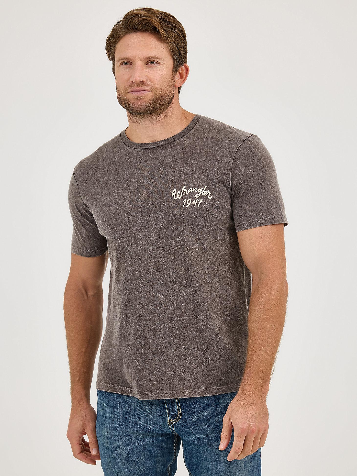 Men's Wrangler Mineral Wash Back Graphic T-Shirt in Ganache Product Image