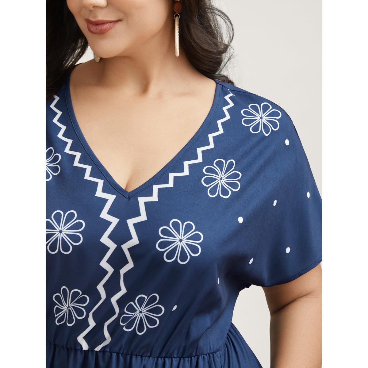 Plus Size Floral Print V-Neck Pockets Midi Dress DarkBlue Women Resort Non V-neck Short sleeve Curvy BloomChic 12/L Product Image