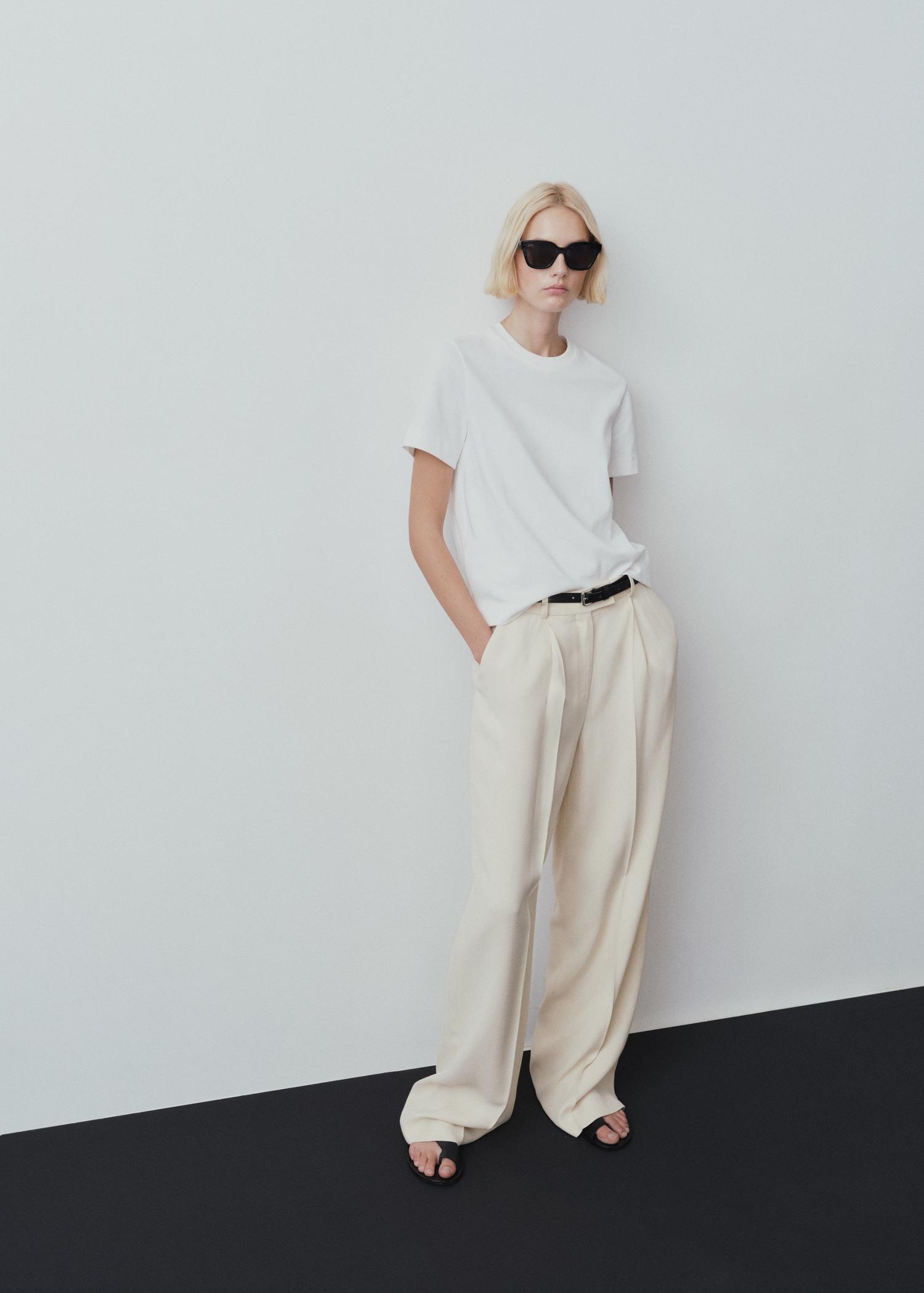 Short-sleeved cotton t-shirt - Women | MANGO USA Product Image