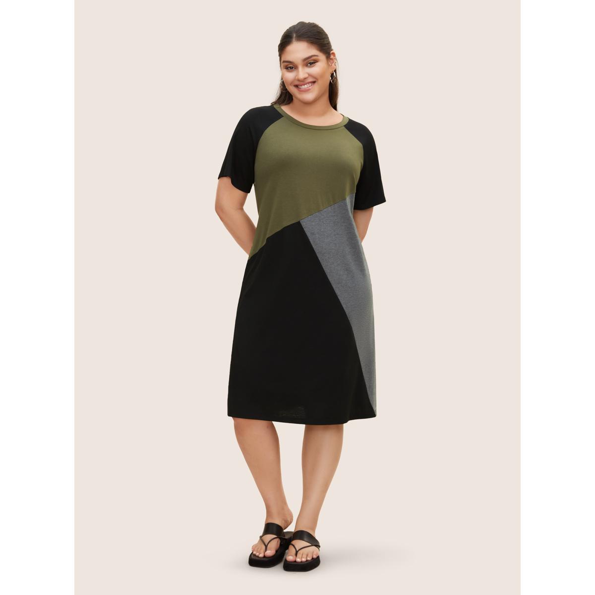 Plus Size Round Neck Colorblock Contrast Raglan Sleeve Dress Black Women Casual Contrast Round Neck Short sleeve Curvy BloomChic 18-20/2X Product Image