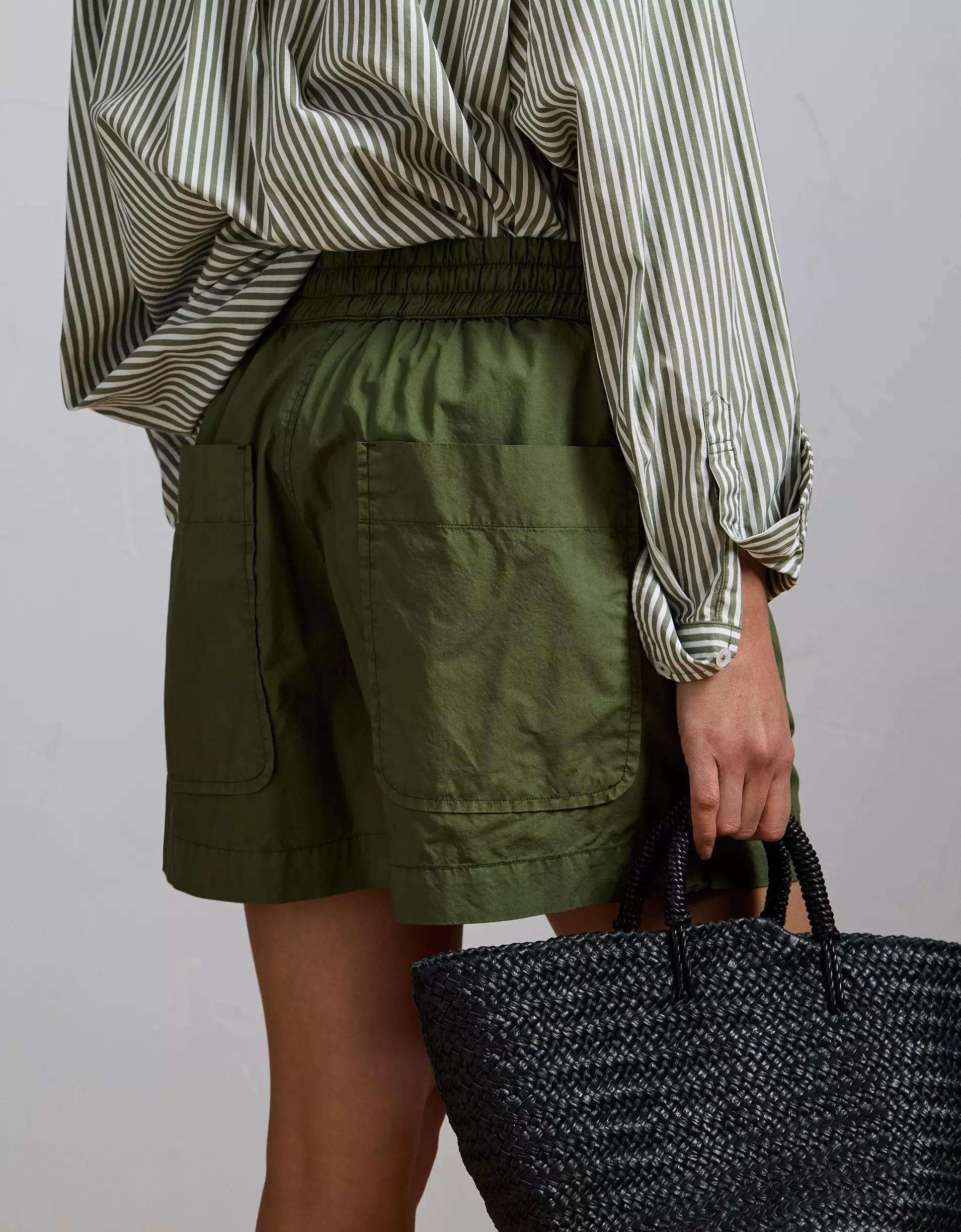 AE77 Premium Pull-On Poplin Short Product Image