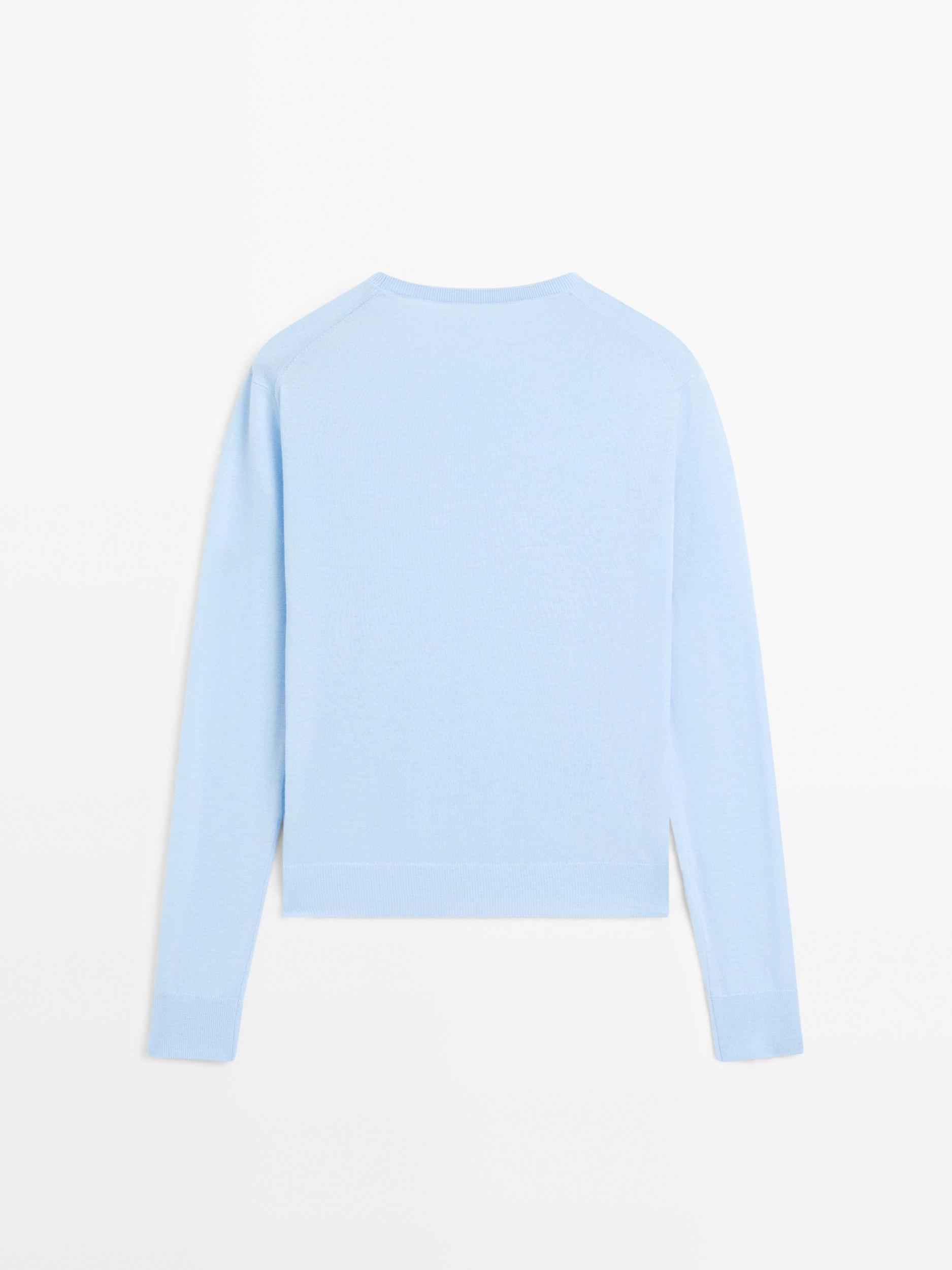 Wool blend knit sweater with crew neck Product Image