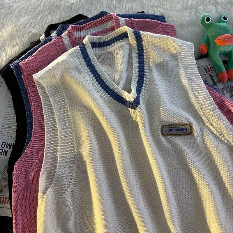 V-Neck Applique Contrast Trim Sweater Vest Product Image