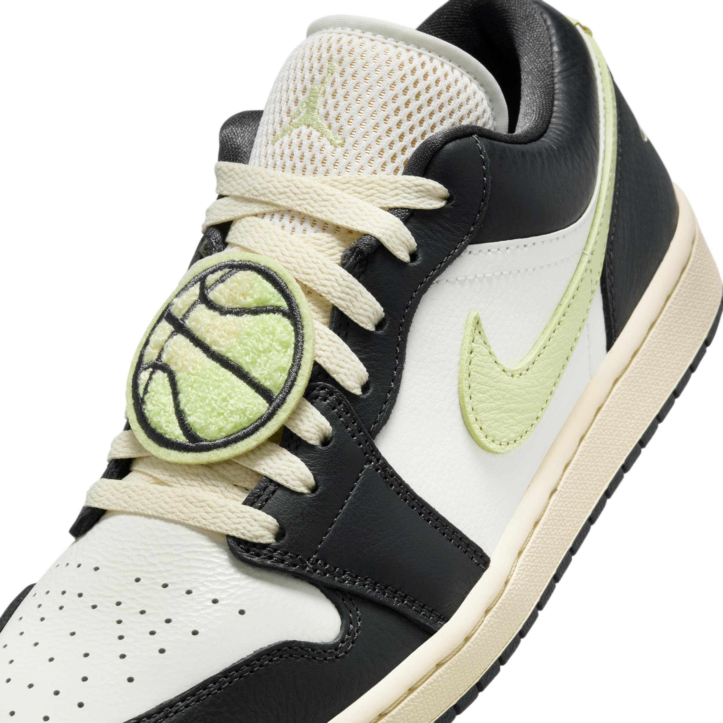Womens Air Jordan 1 Low SE Shoes | HQ3009-003 Product Image
