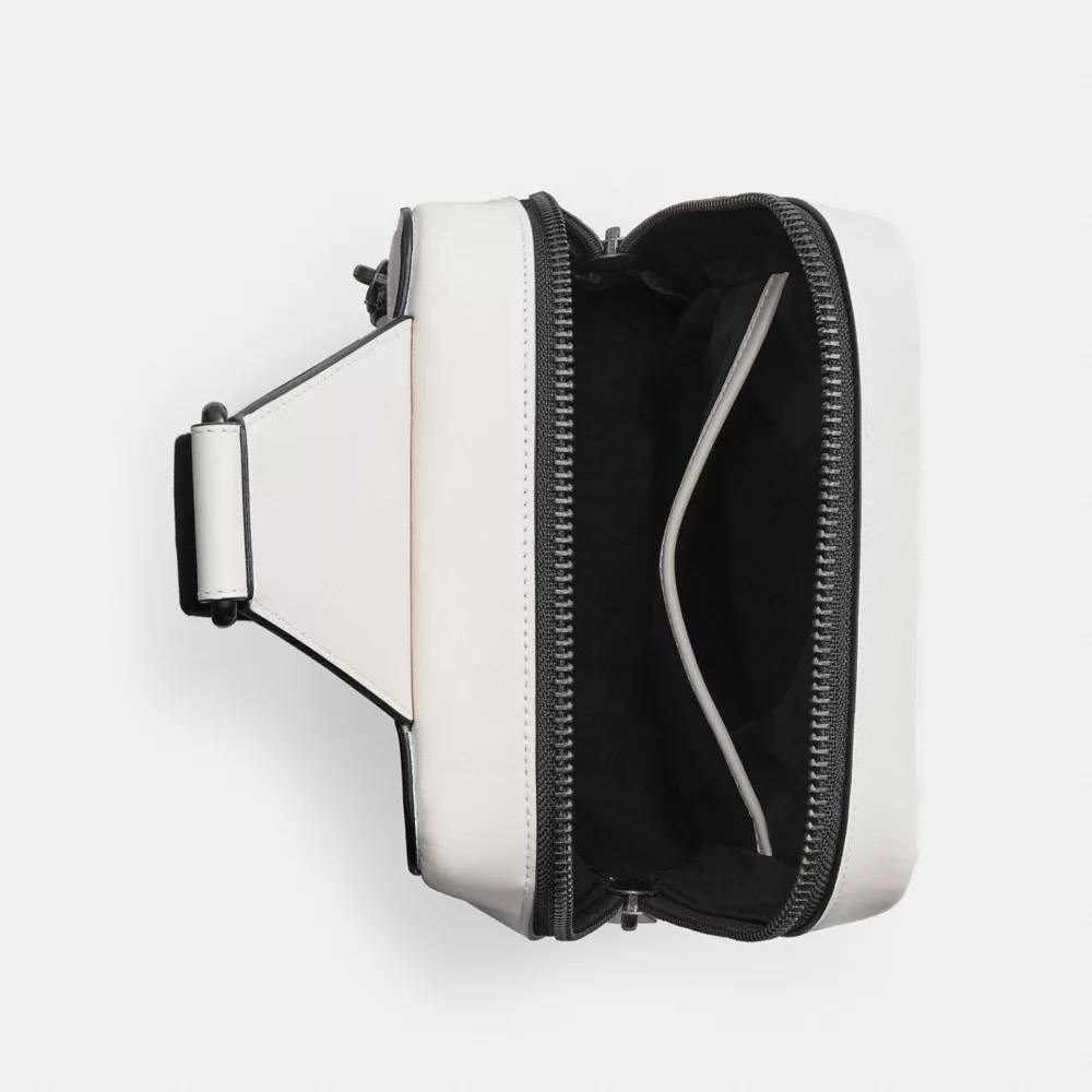 Gotham Pack In Signature Canvas Product Image