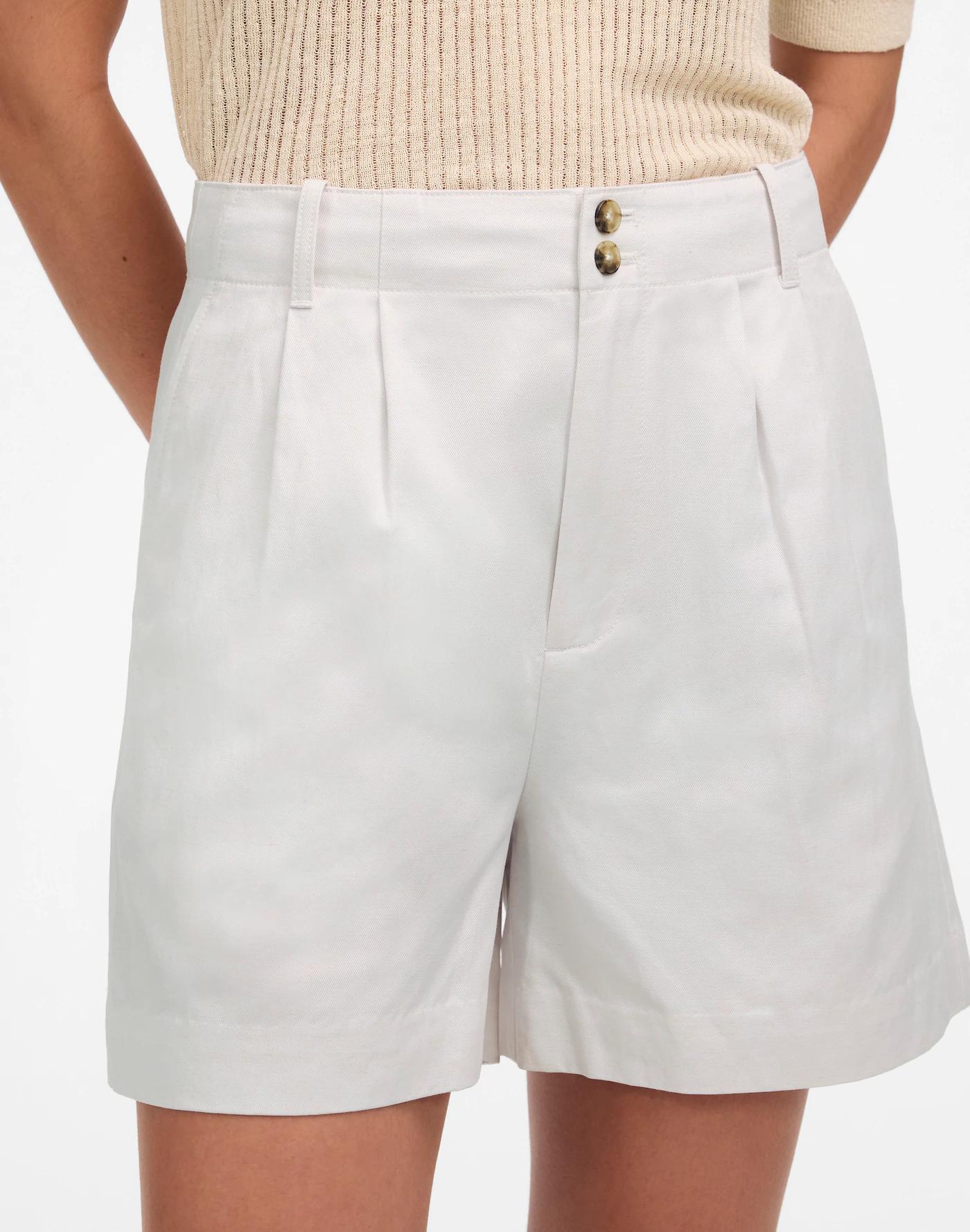 The Drapey Twill Pleated Short Product Image