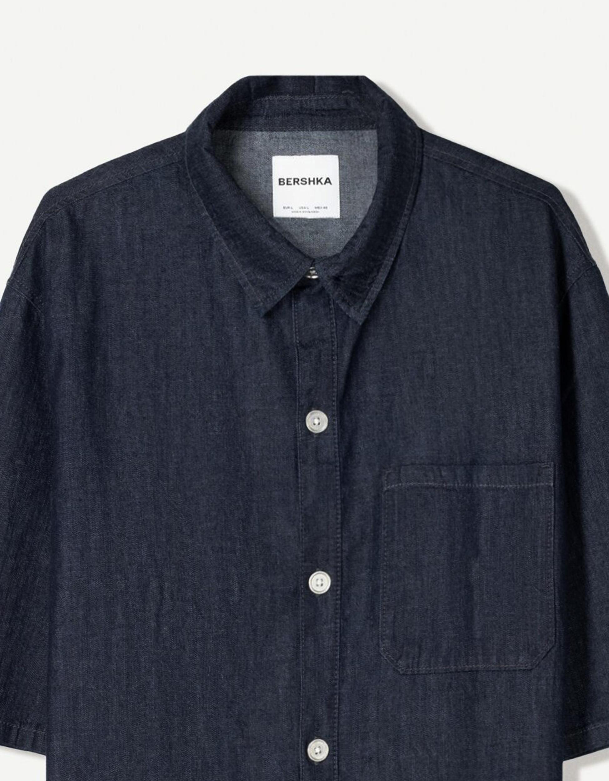 Short sleeve denim shirt Product Image