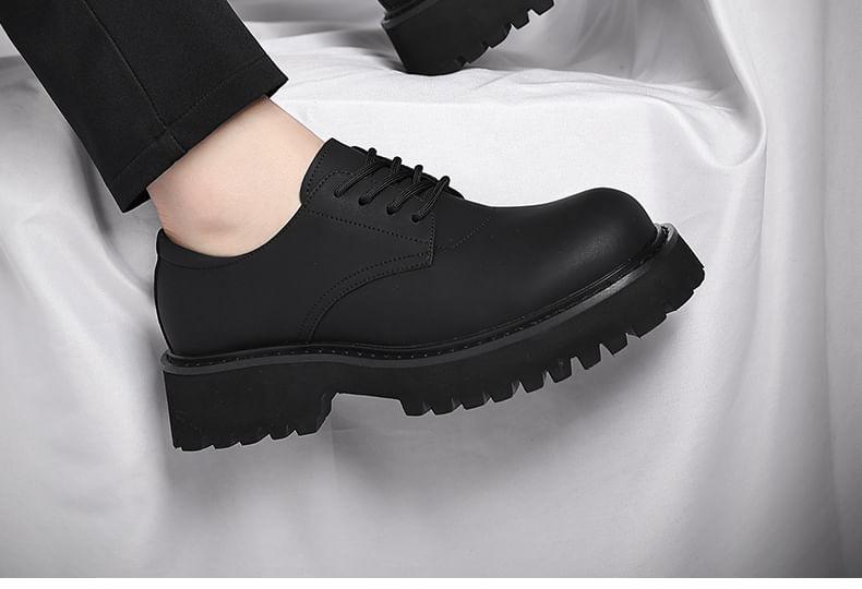 Plain Lace-Up Derby Shoes Product Image