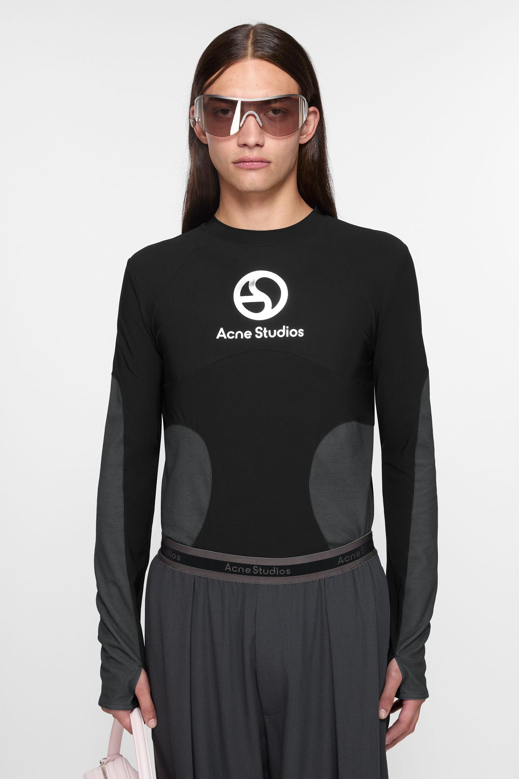 Long sleeve t-shirt logo Product Image