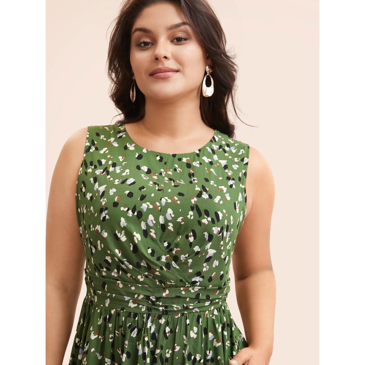 Plus Size Allover Print Pocket Flutter Crossover Ruched Tank Dress DarkGreen Women Elegant Twist Round Neck Sleeveless Curvy Midi Dress BloomChic 22-24/3X Product Image