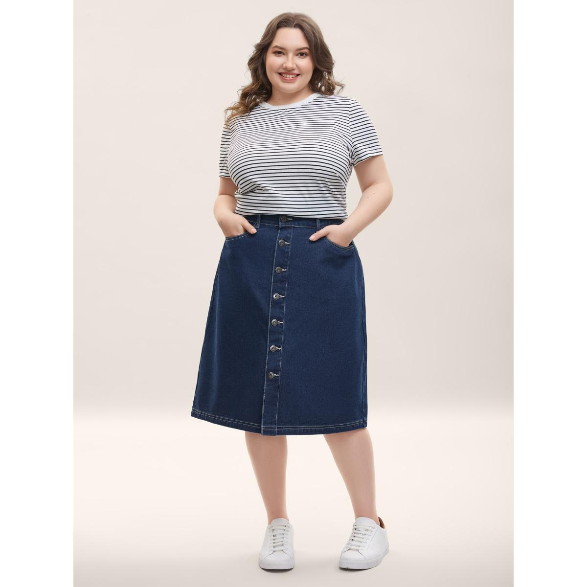 Plus Size Button Front Straight-Fit Denim Skirt Women Midblue Everyday-Casual Button Low stretch Medium Wash 30/6X Slanted pocket Elegant Denim Skirts BloomChic Product Image