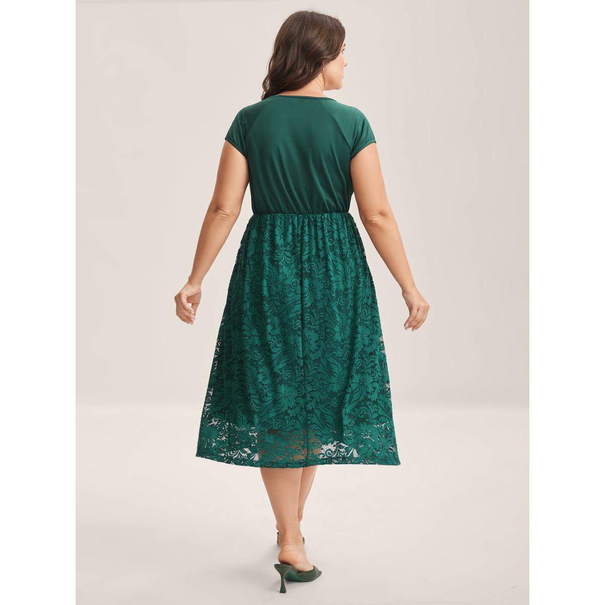 Plus Size Sculpted Lace Stretchy Waist Midi Dress Cyan Women Heart neckline Sleeveless Curvy BloomChic 26/4X Product Image