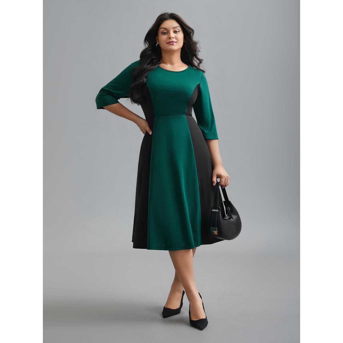 Plus Size Crew Neck Color Contrast Patchwork Dress DarkGreen Women At the Office Contrast Knit Dresses Bloomchic 28/5X Product Image