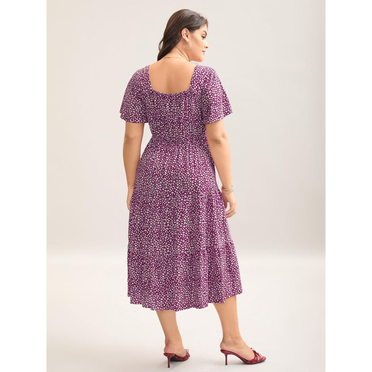 Plus Size Ditsy Floral Sweetheart Drawstring Pocket Tiered Dress Burgundy Women Timeless Non V-neck Short sleeve Curvy Midi Dress BloomChic 14-16/1X Product Image