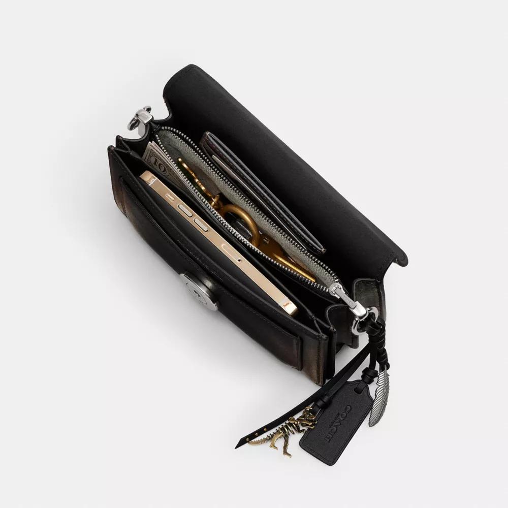 Tabby Shoulder Bag 20 In Loved Leather Product Image