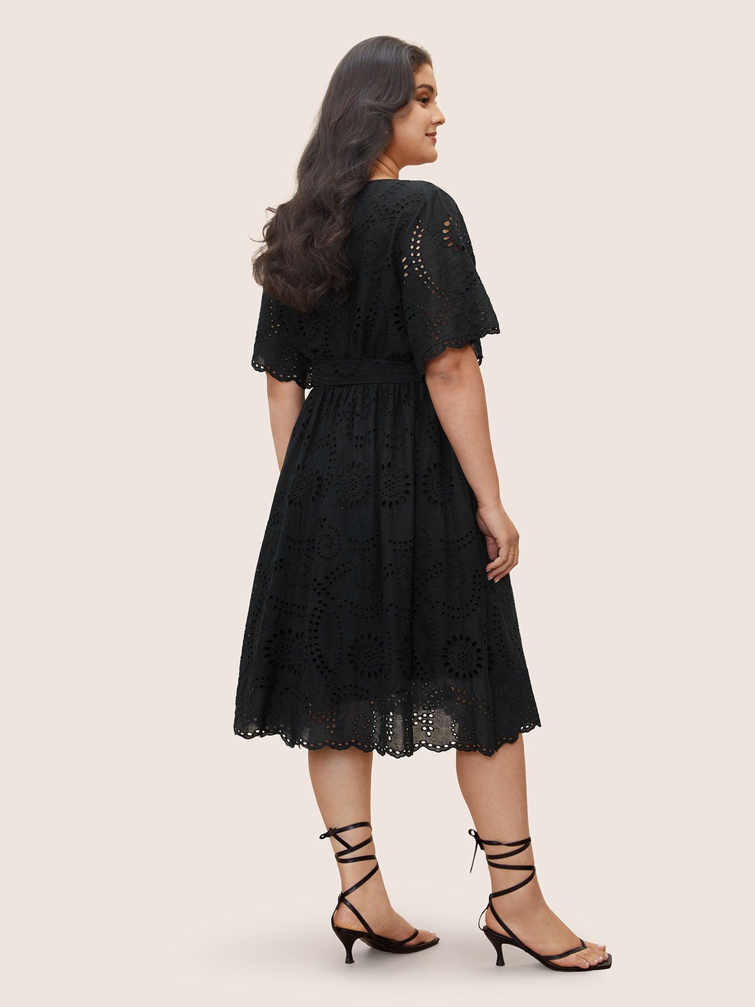 Broderie Anglaise Ruffle Sleeve Ties Dress Female Product Image