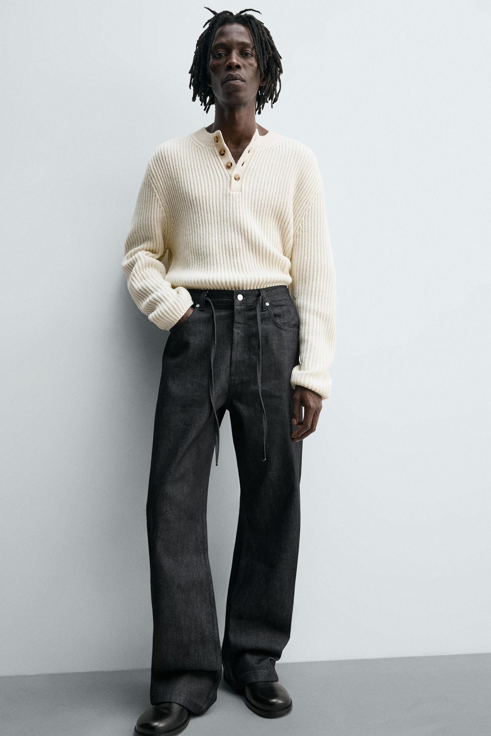 RELAXED FLARE FIT JEANS Product Image