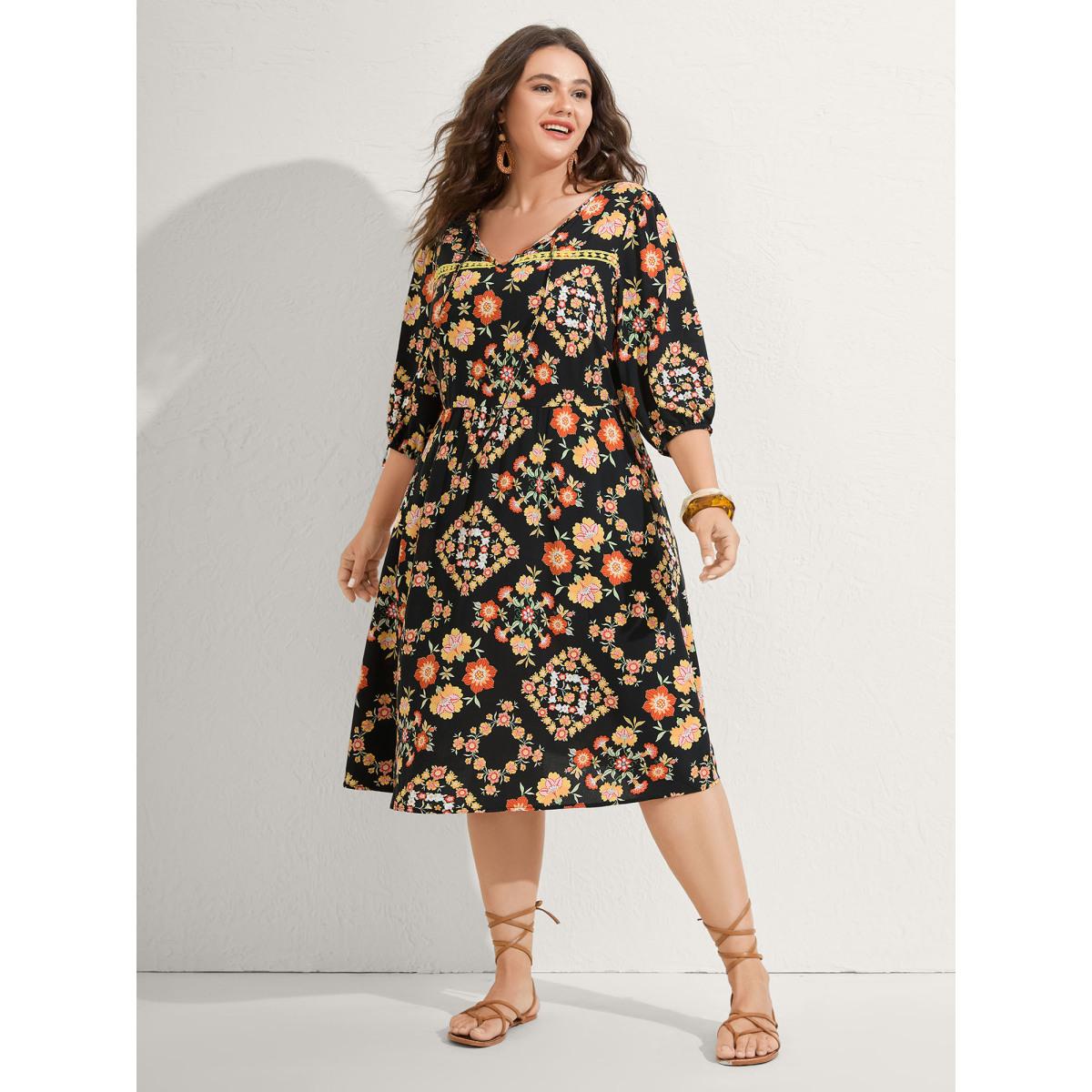 Plus Size Boho Print Waist Stretchy Midi Dress BlackFlower Women Boho Notched collar Half Sleeve Curvy BloomChic 28/5X Product Image
