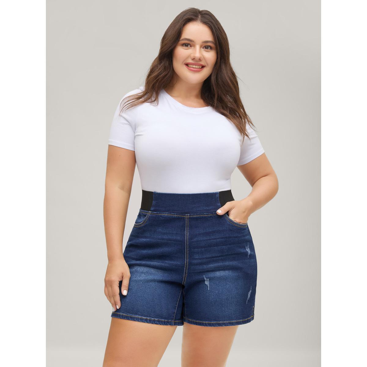 Plus Size Pull-On Stretchy Waist Denim Shorts Women Darkindigo Medium stretch Casual Slanted pocket Leisure Denim Shorts BloomChic 28/5X Product Image