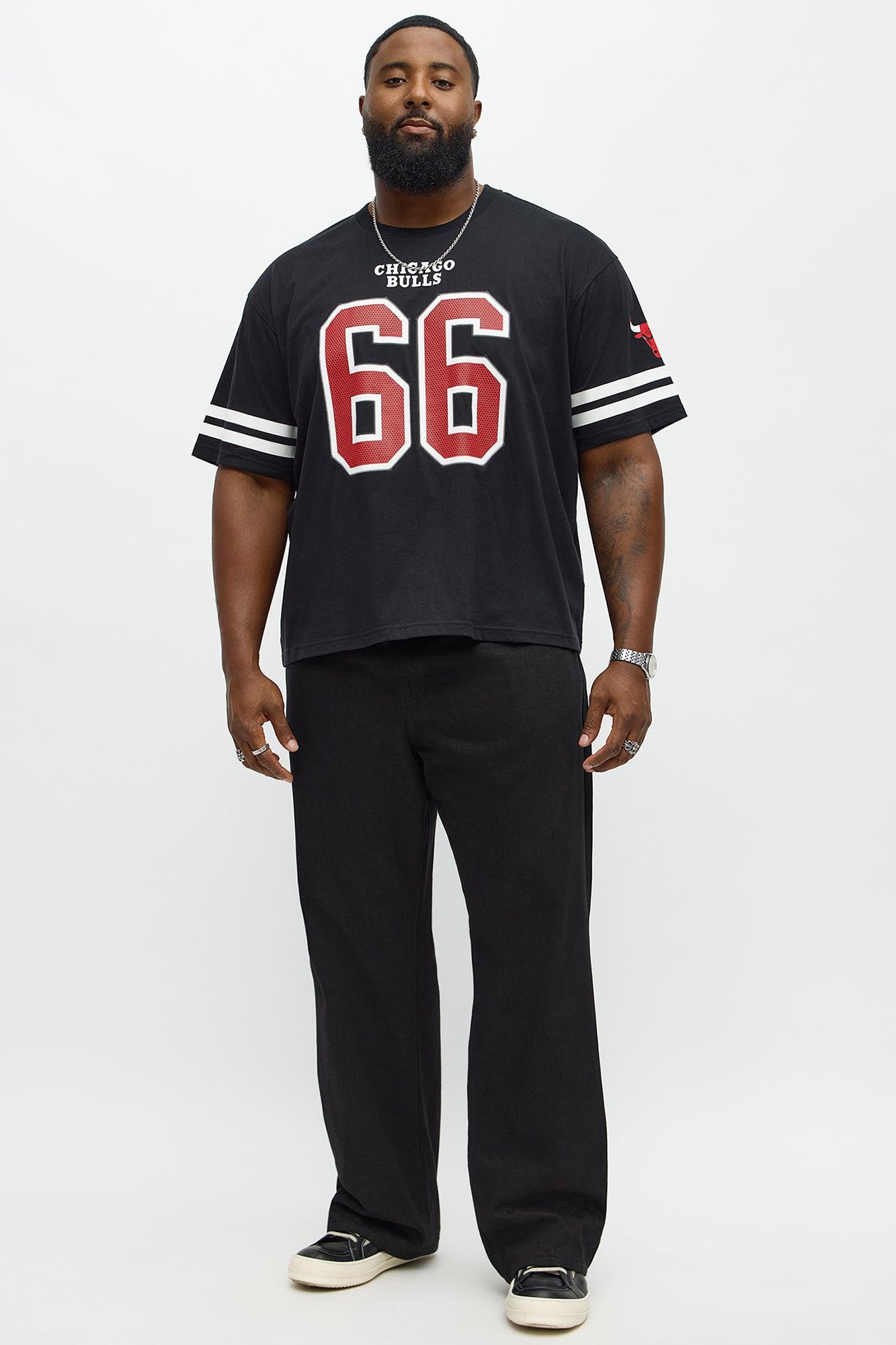 Bulls Boxy Number Tee - Black Male Product Image