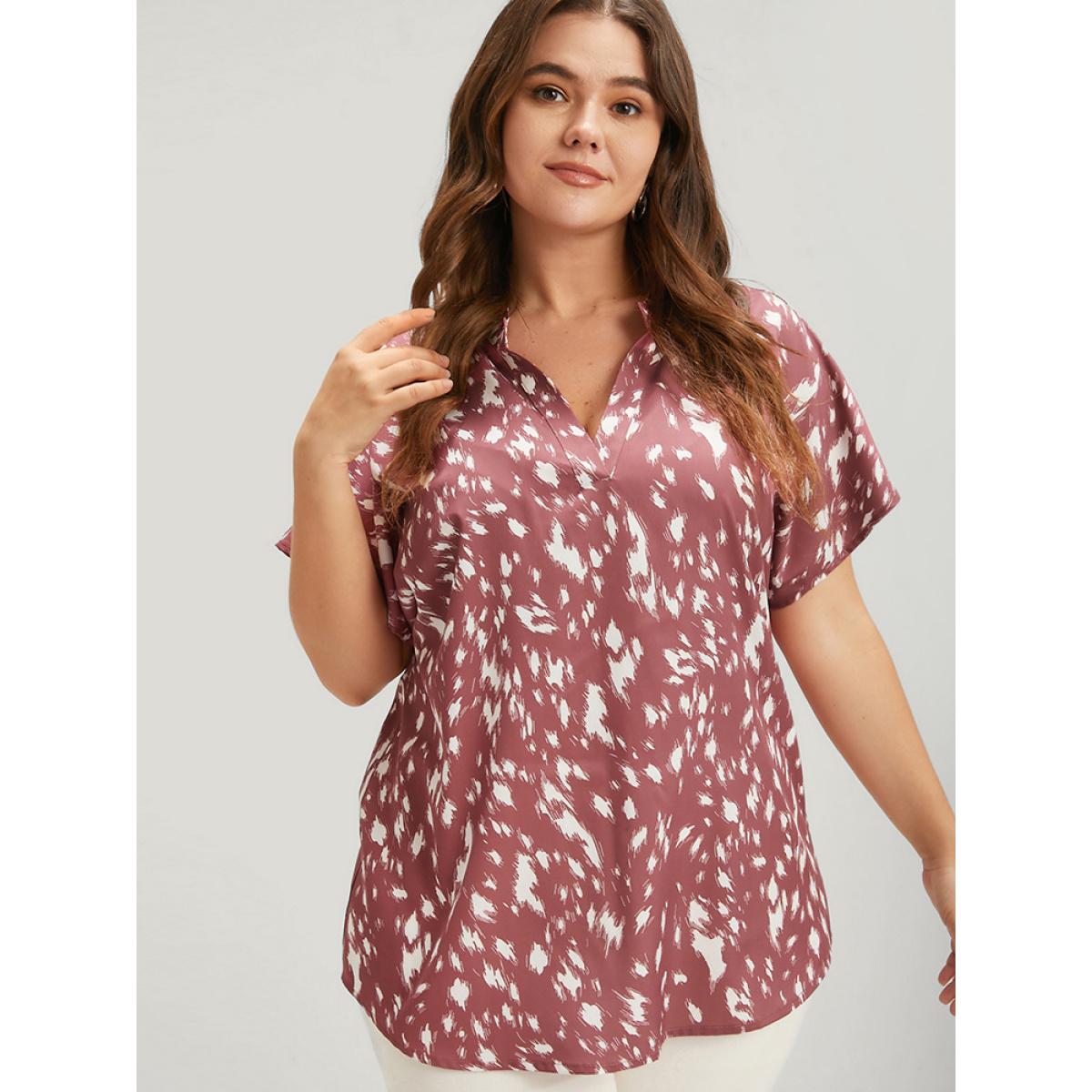 Plus Size DustyPink Leopard Arc Hem Dolman Sleeve V Neck Blouse Women Elegant Short sleeve V-neck Dailywear Blouses BloomChic 10/M Product Image