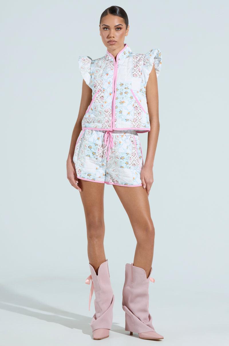 MIXED FLORAL PUFFER SHORT Product Image