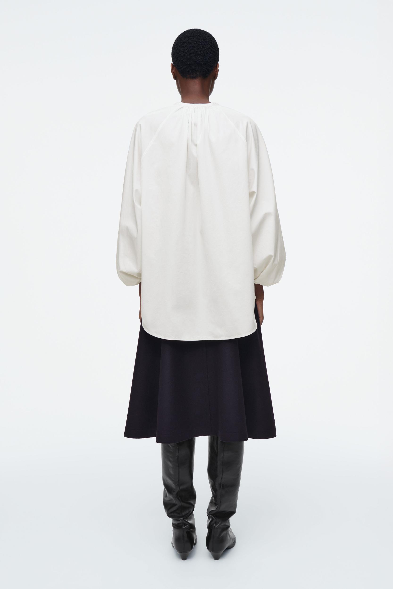 BALLOON-SLEEVE BLOUSE Product Image