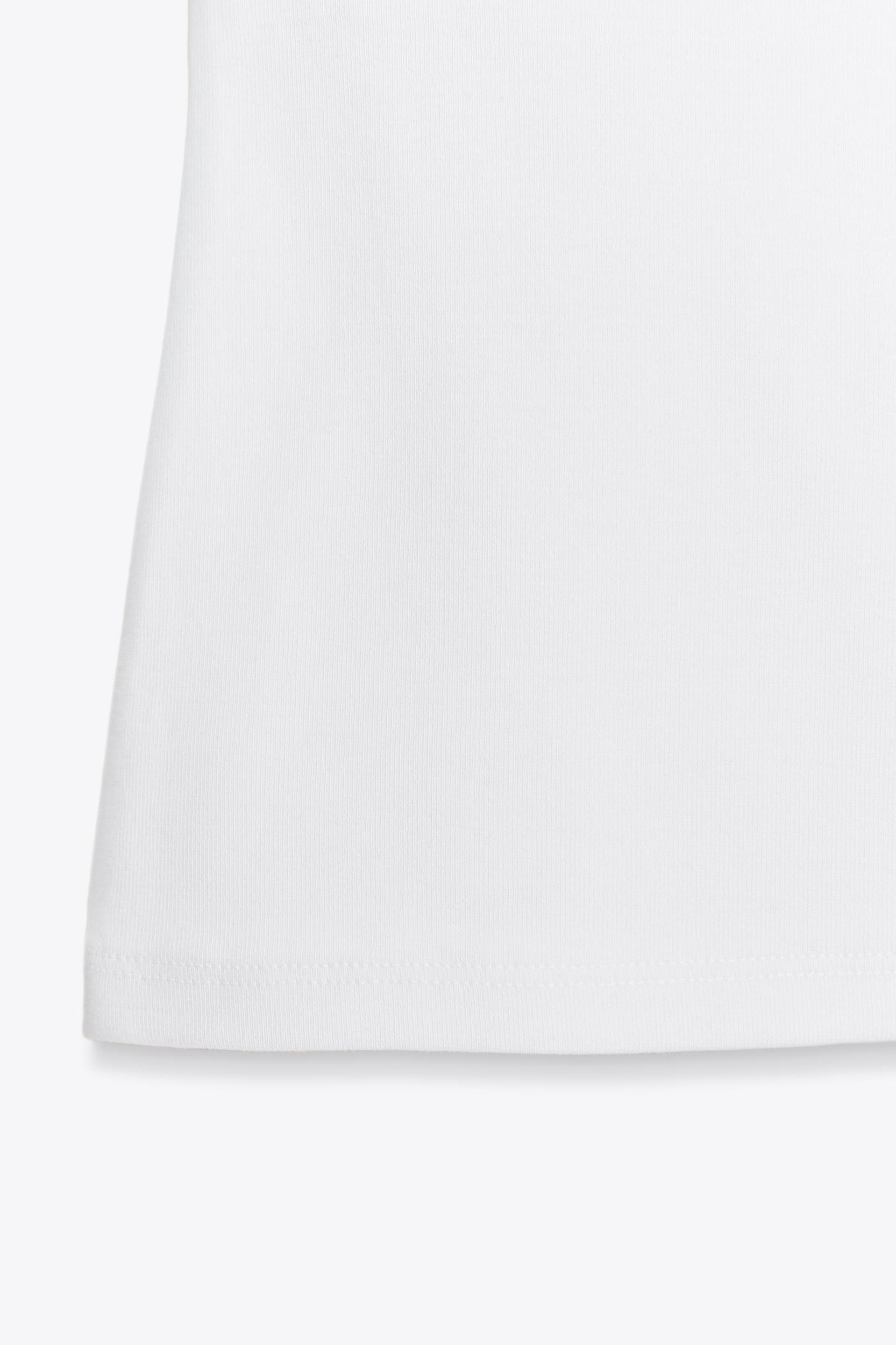 TANK TOP Product Image