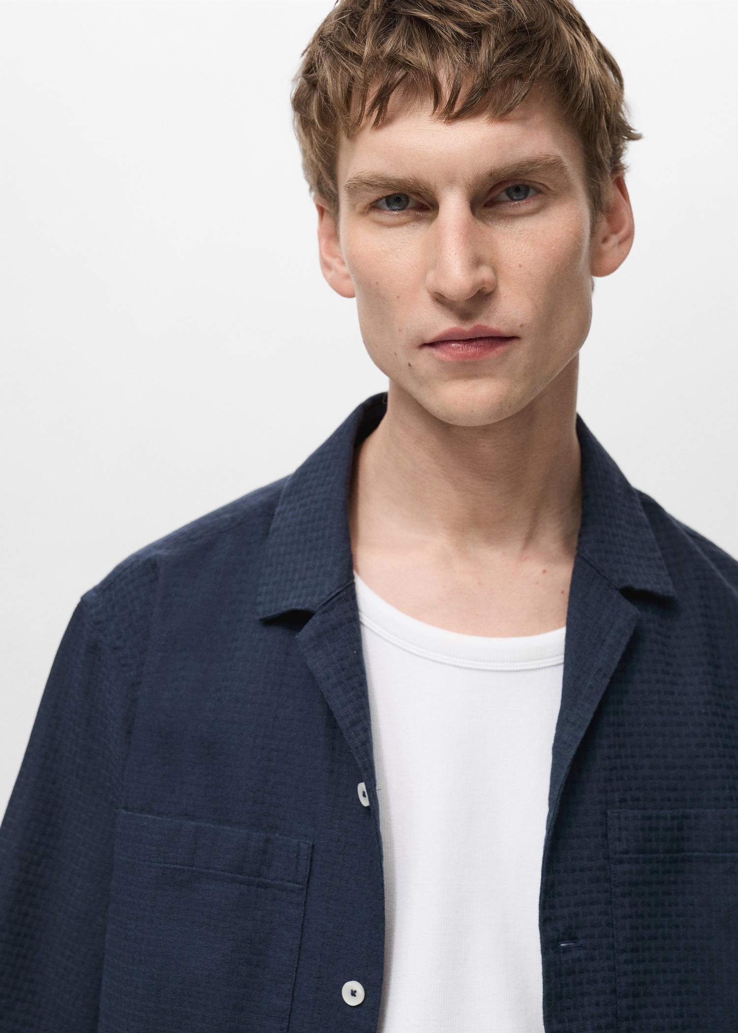 100% cotton check seersucker shirt - Men | MANGO USA Product Image