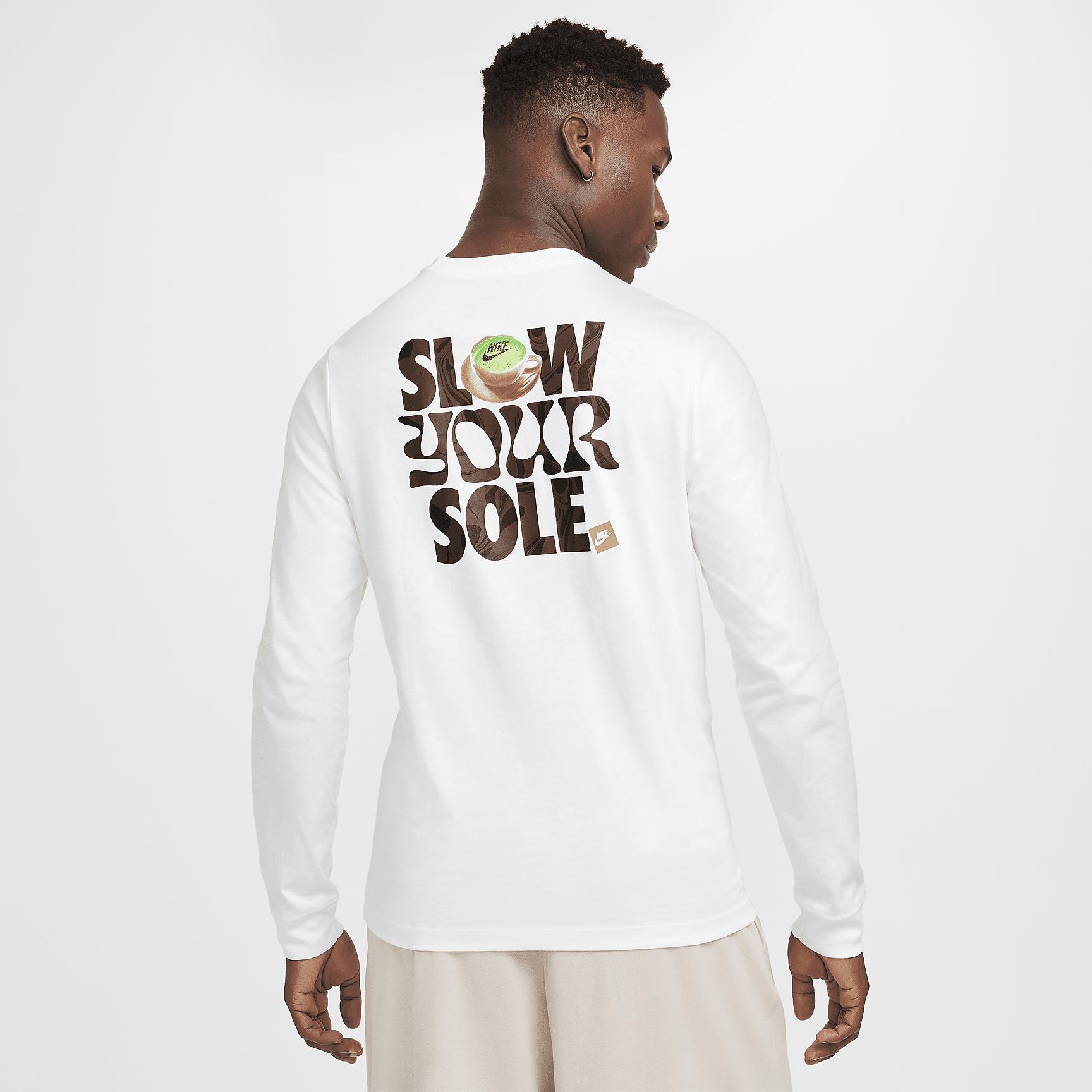 Nike Sportswear Club Long-Sleeve T-Shirt Product Image