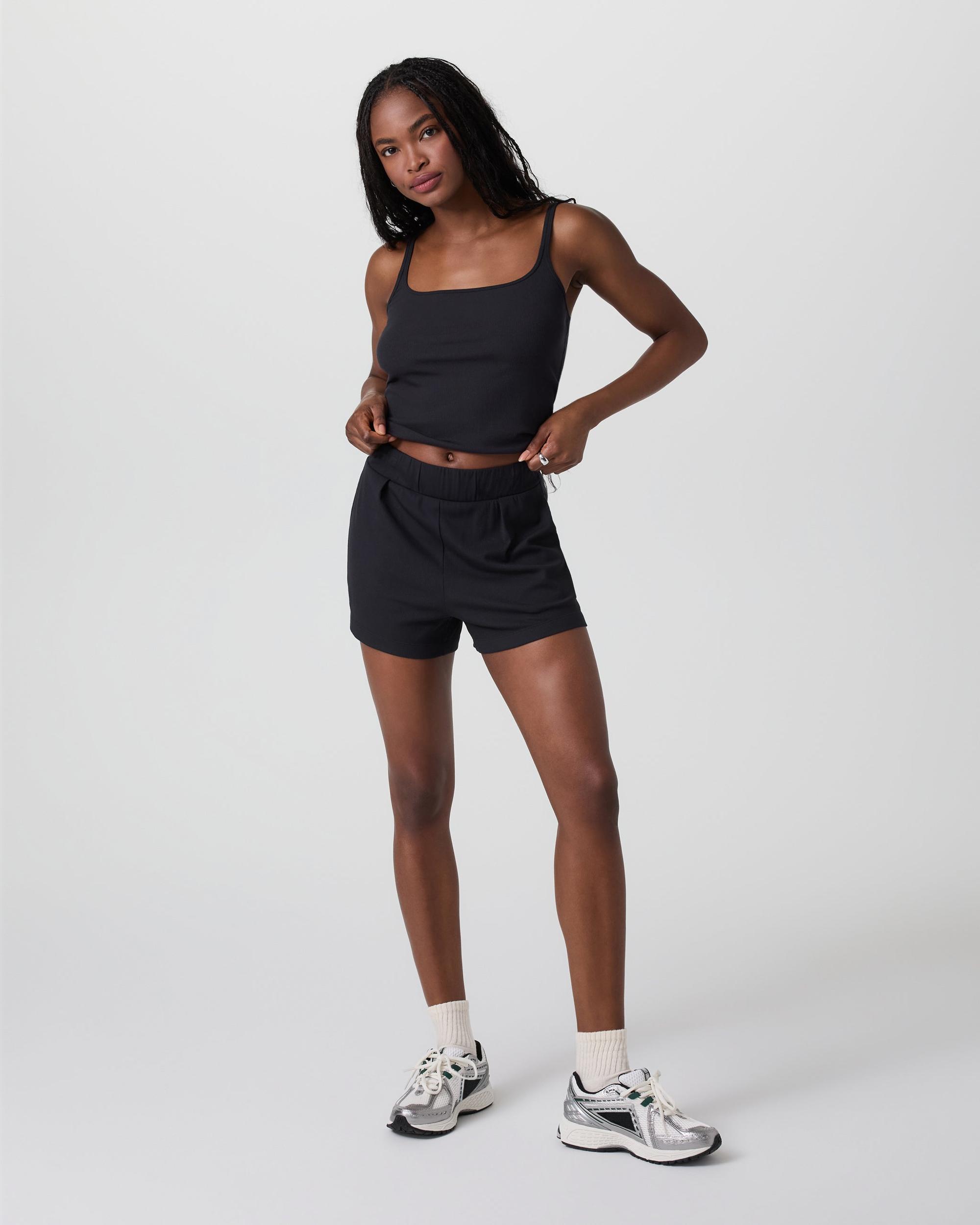 Pose Short Product Image