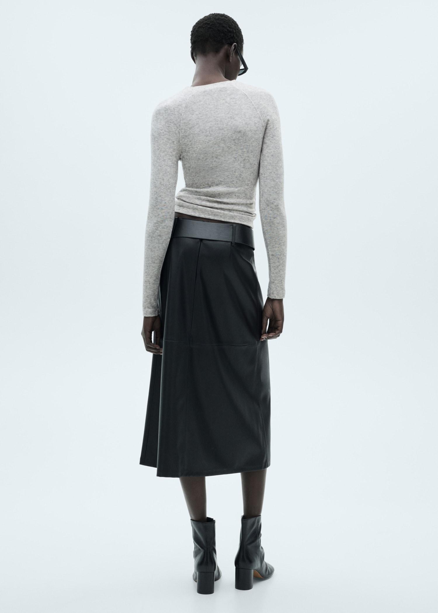 Decorative seam T-shirt - Women | MANGO USA Product Image