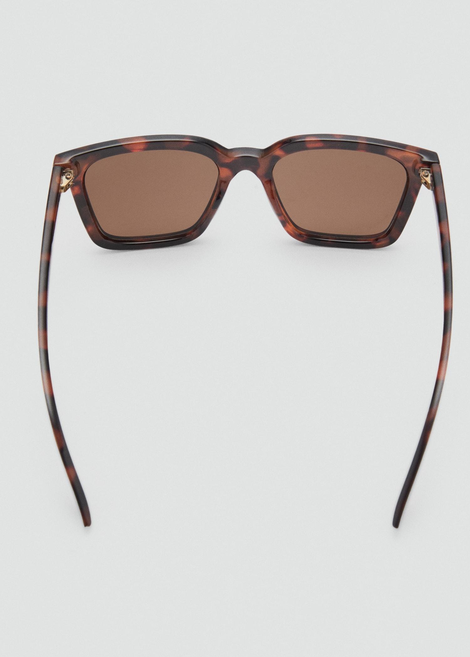 Squared frame sunglasses - Women | MANGO USA Product Image