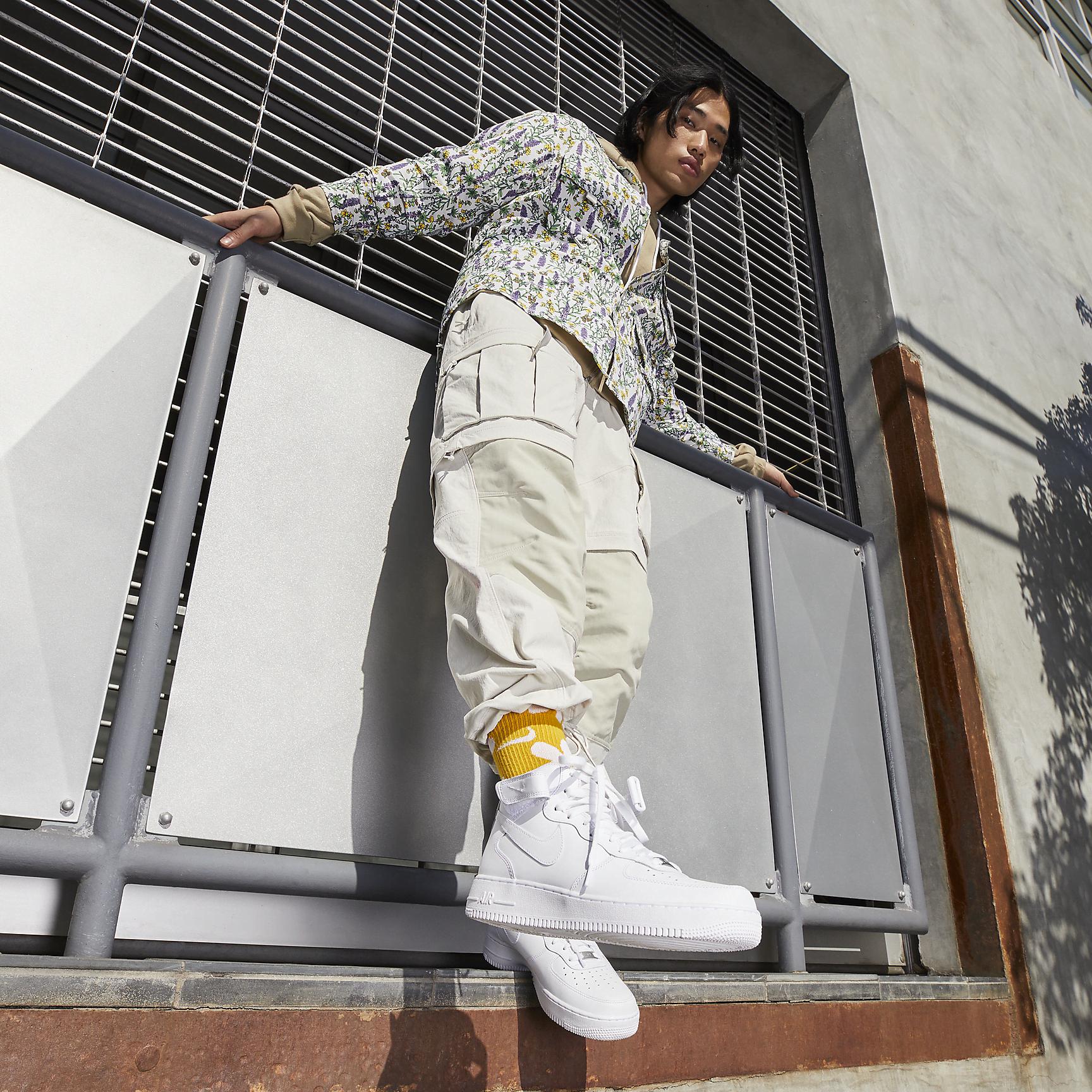 Nike Mens Air Force 1 Mid 07 Shoes | CW2289-111 Product Image