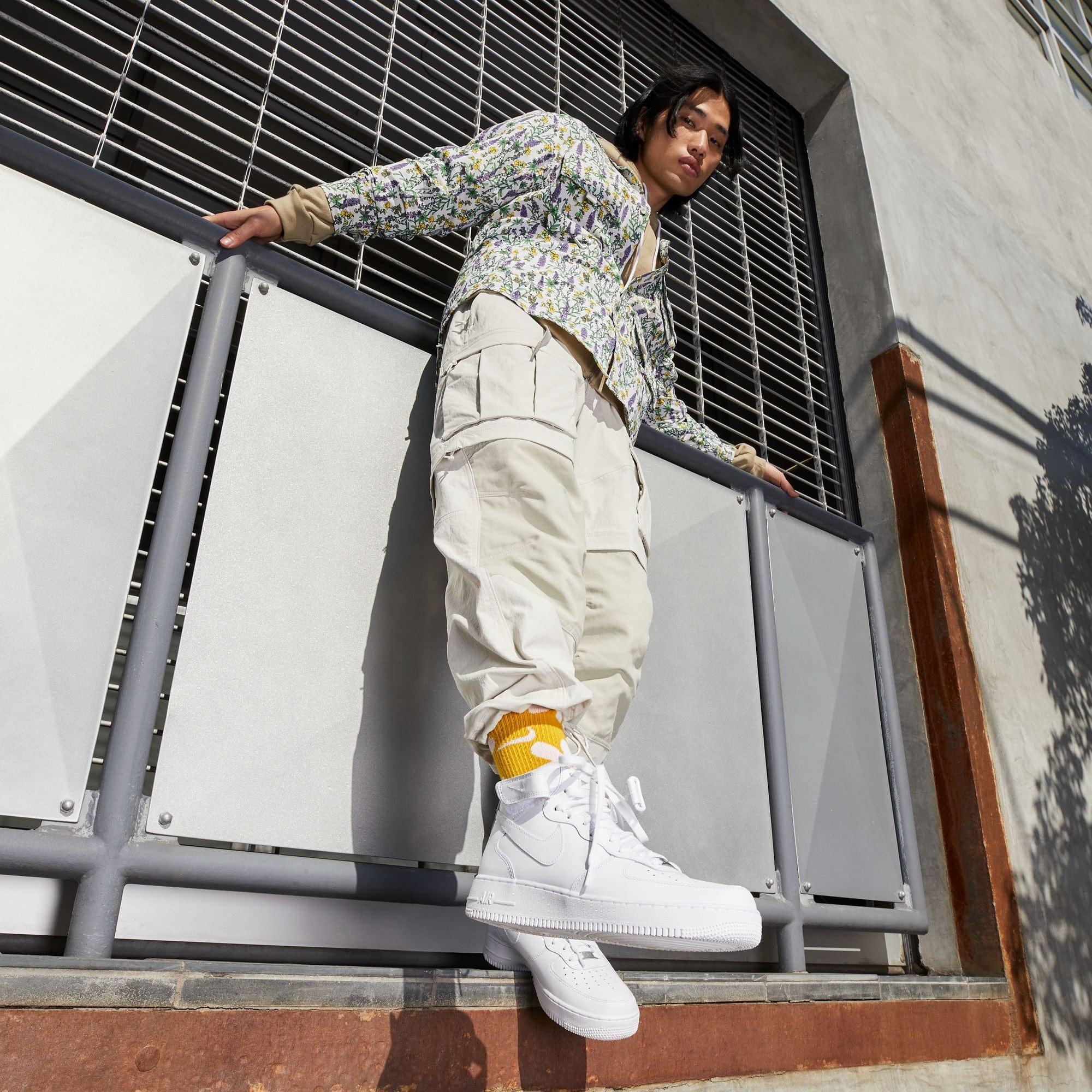 Nike Mens Air Force 1 Mid 07 Shoes | CW2289-111 Product Image