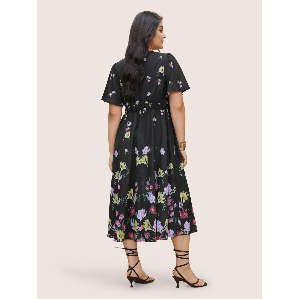 Plus Size Floral Print Shirred Pocket Ruffle Sleeve Dress Black Women Timeless Non V-neck Short sleeve Curvy Midi Dress BloomChic 28/5X Product Image