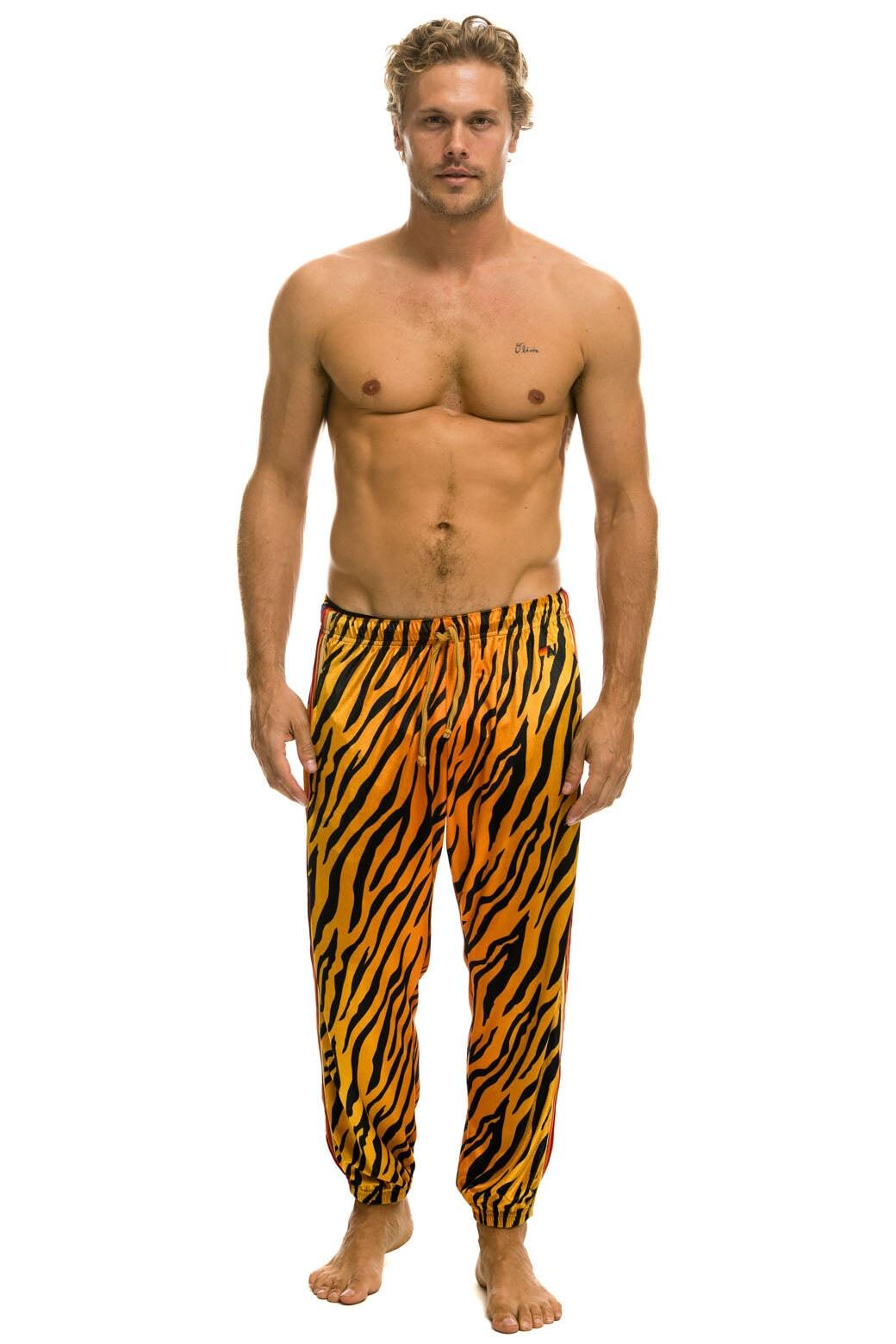 CLASSIC VELVET SWEATPANTS - TIGER Male Product Image