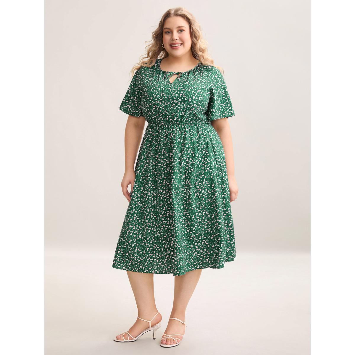 Plus Size Floral Print Split Neck Pockets Midi Dress Emerald Women Timeless Gathered Notched collar Short sleeve Curvy BloomChic 14-16/1X Product Image