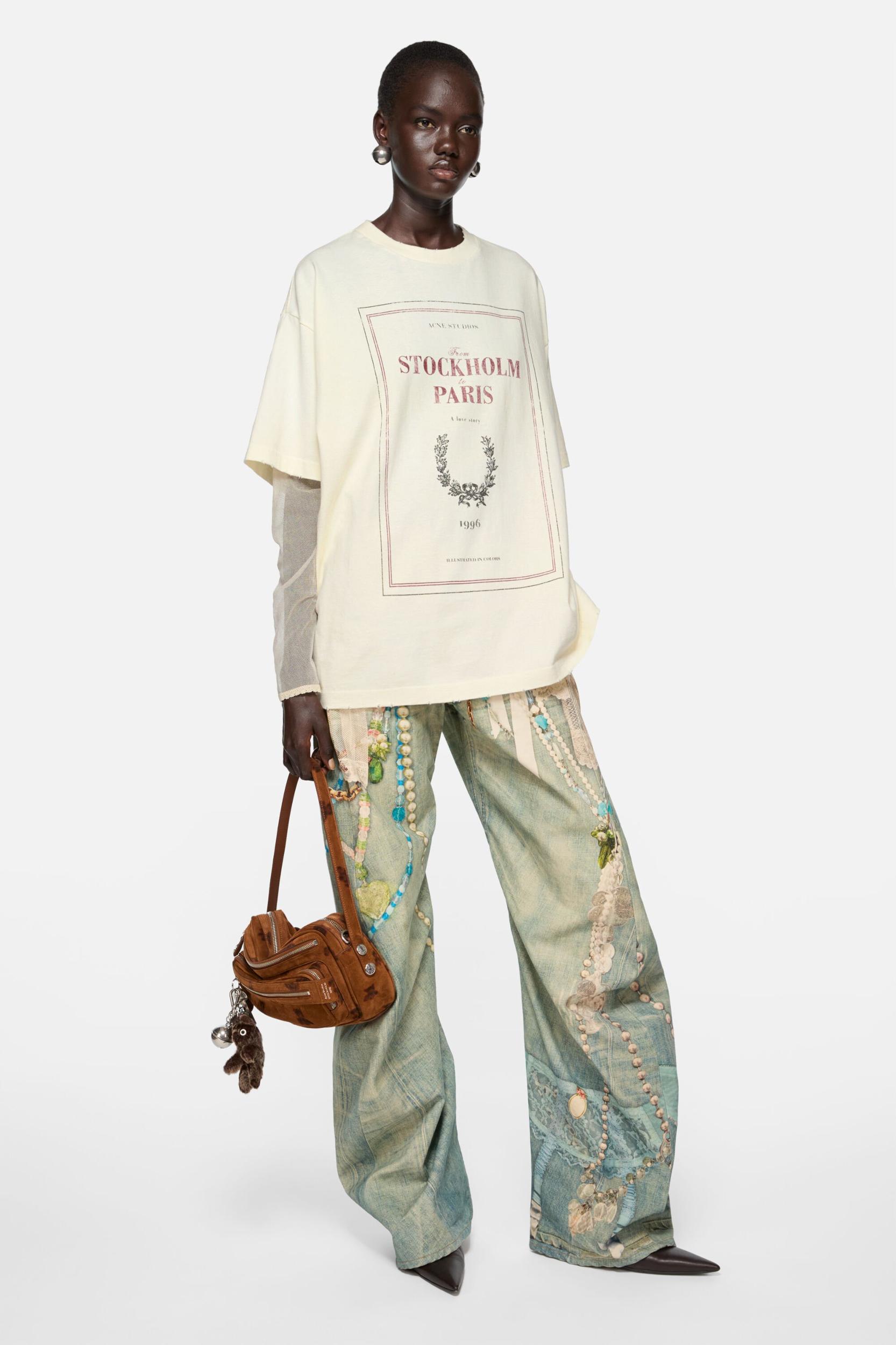 Layered print t-shirt Product Image