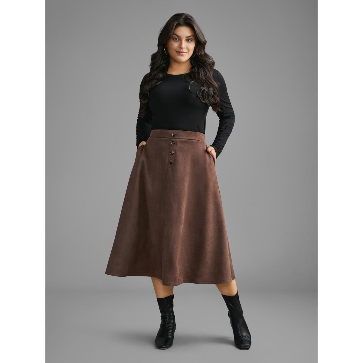 Plus Size Faux Suede Button Detail Pocket Skirt Women DarkBrown Elegant Button Loose Low stretch Slanted pocket Everyday Skirts BloomChic 28/5X Product Image
