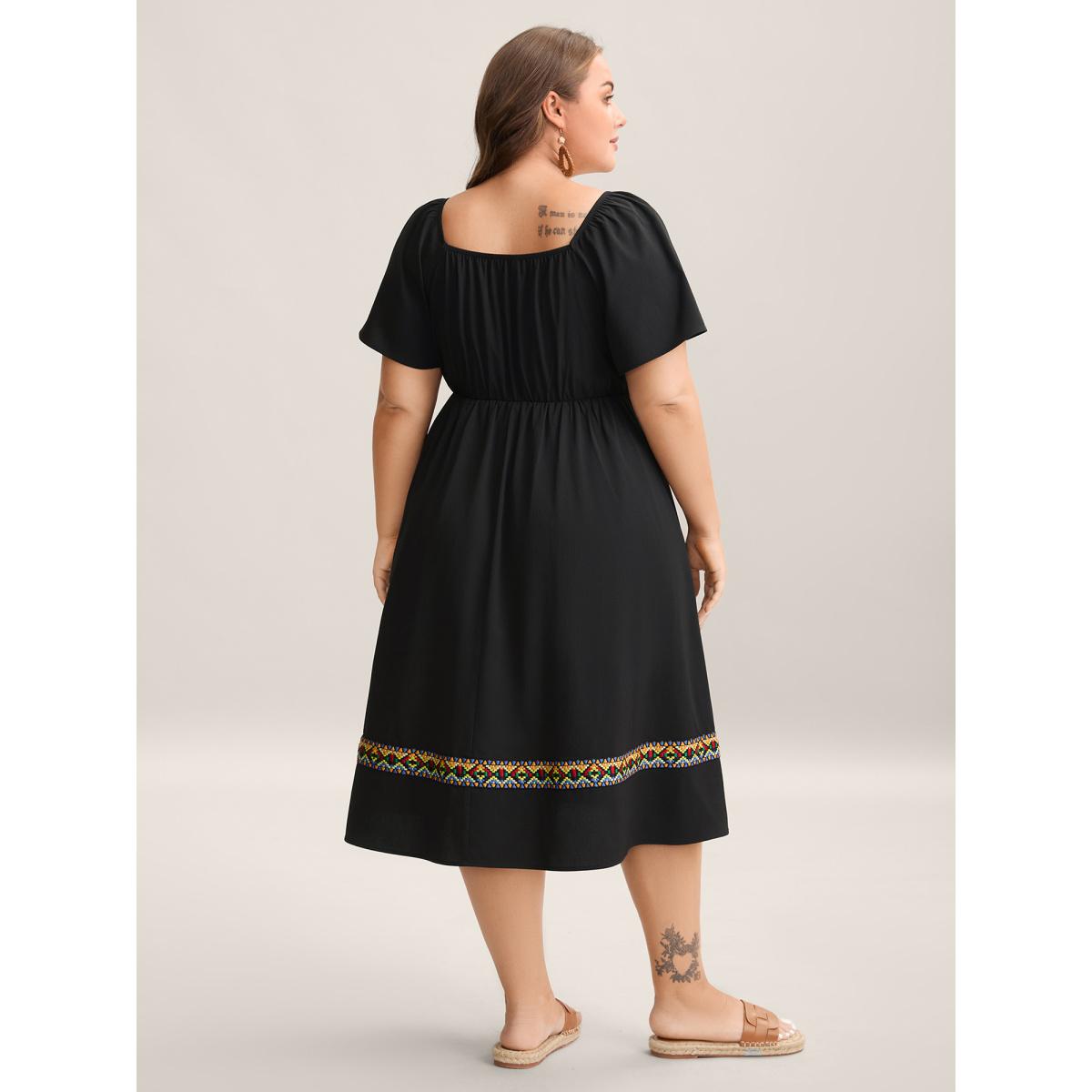 Plus Size Textured Stretchy Waist Pockets Midi Dress Black Women Resort Woven ribbon&lace trim Heart neckline Short sleeve Curvy BloomChic 10/M Product Image