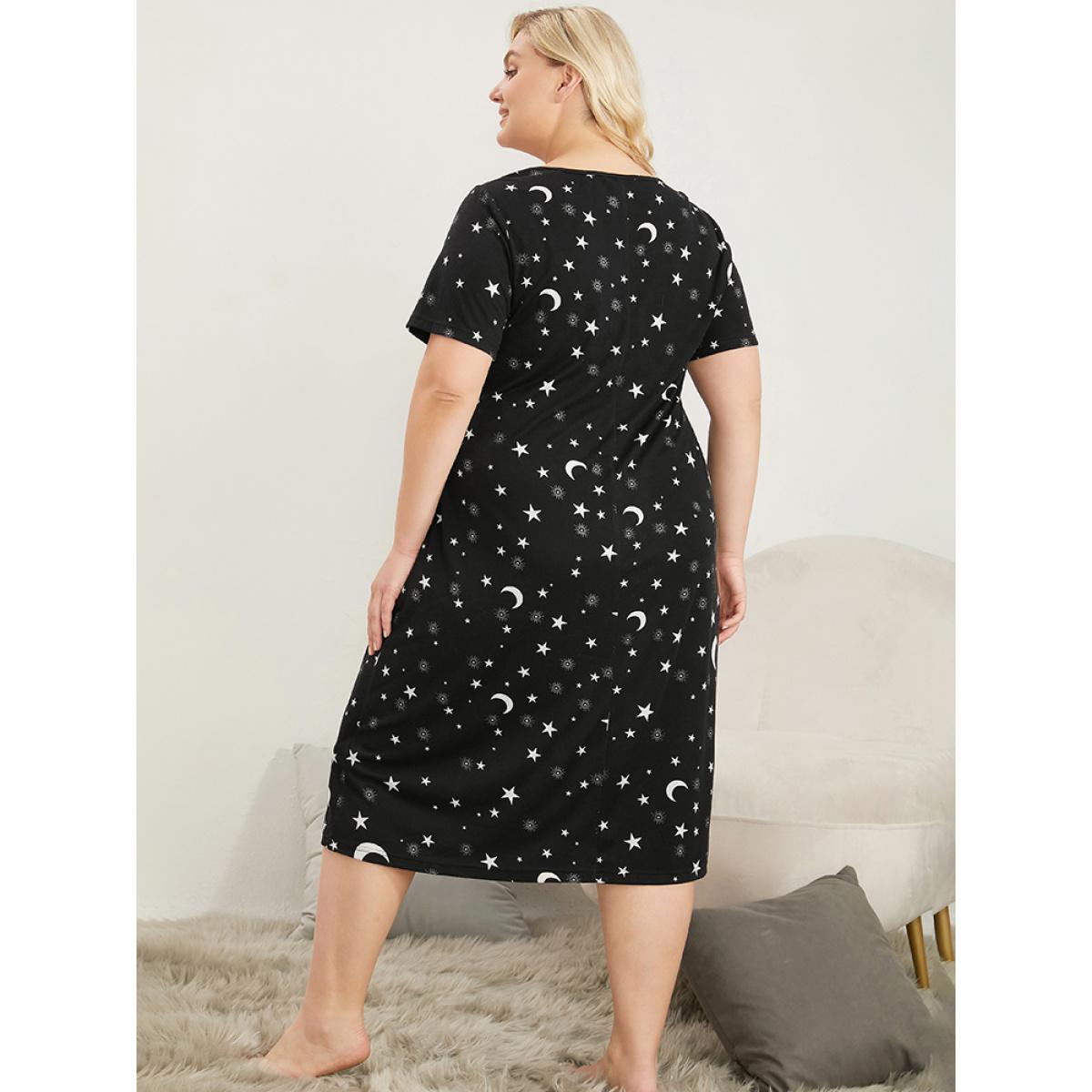 Plus Size Moon And Star Round Neck Pocket Night Dress Women Black Casual Moon and Star Round Neck Pocket Loungewear BloomChic 14-16/1X Product Image