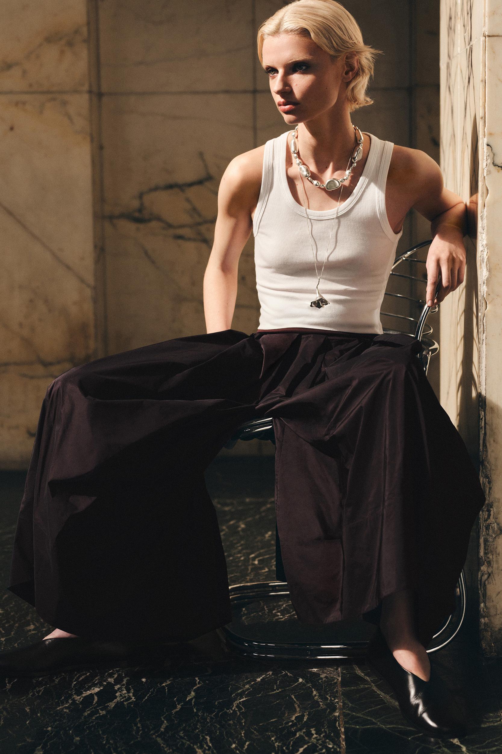 VOLUMINOUS PLEATED CULOTTES Product Image