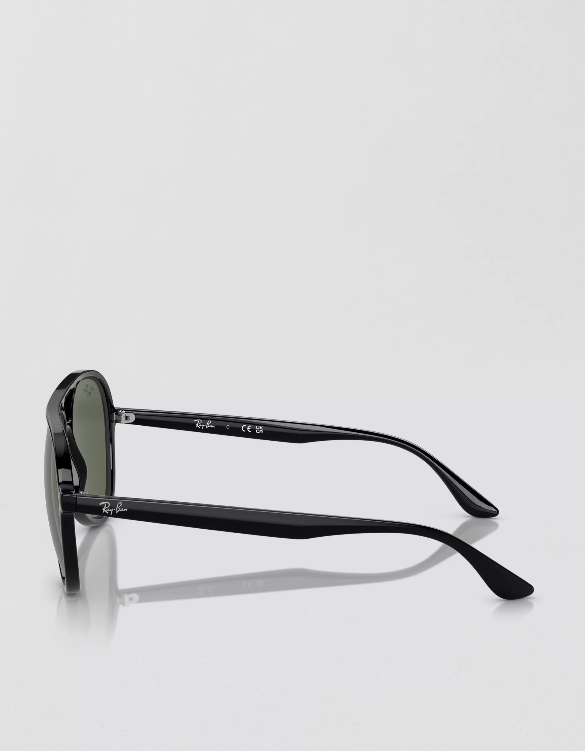 Ray-Ban Aviator Sunglasses Product Image