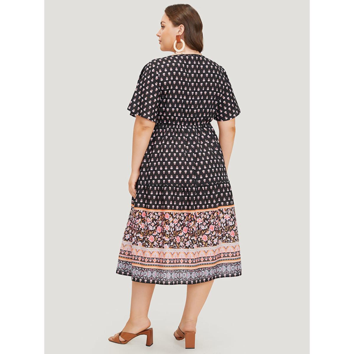Plus Size Boho Print Contrast Gathered Pocket Ruffles Dress BlackFlower Women Vacation V-neck Short sleeve Curvy Midi Dress BloomChic 22-24/3X Product Image