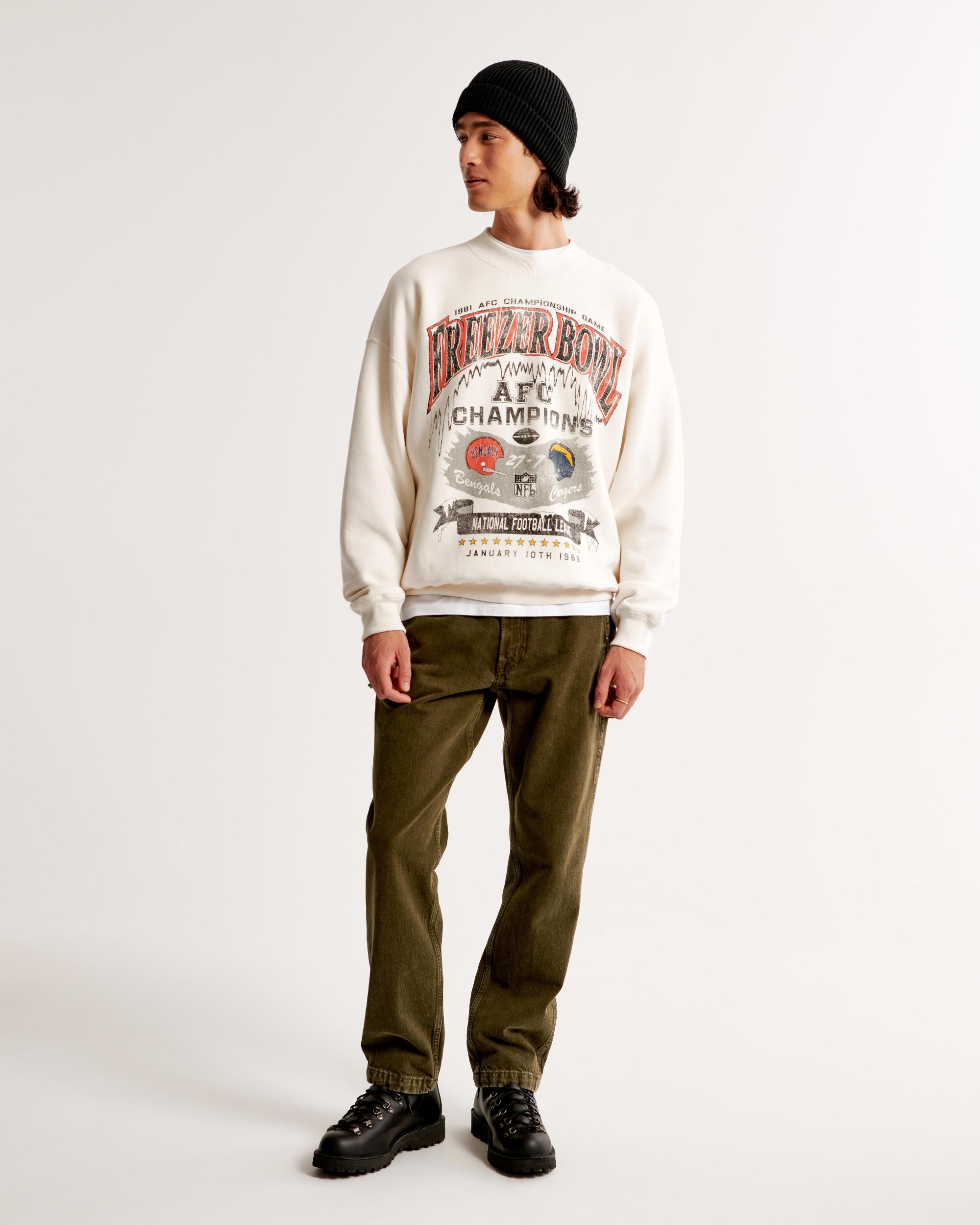 New England Patriots Graphic Crew Sweatshirt Product Image