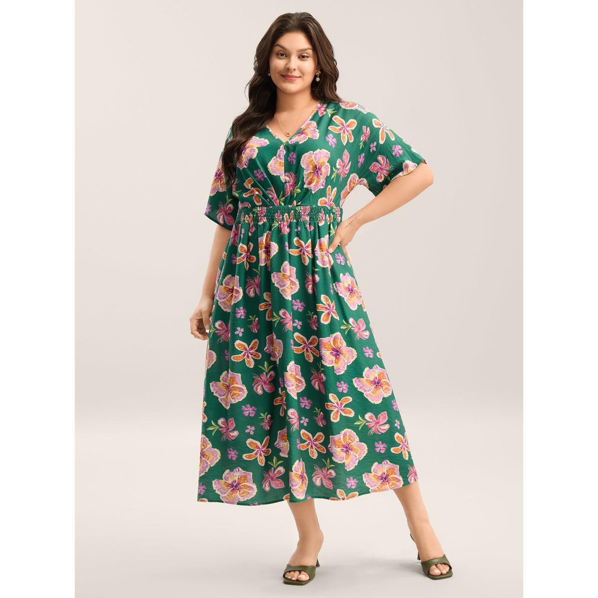 Plus Size Large Floral Print Shirred Waist Midi Dress DarkGreen Women V-neck Short sleeve Curvy BloomChic 10/M Product Image