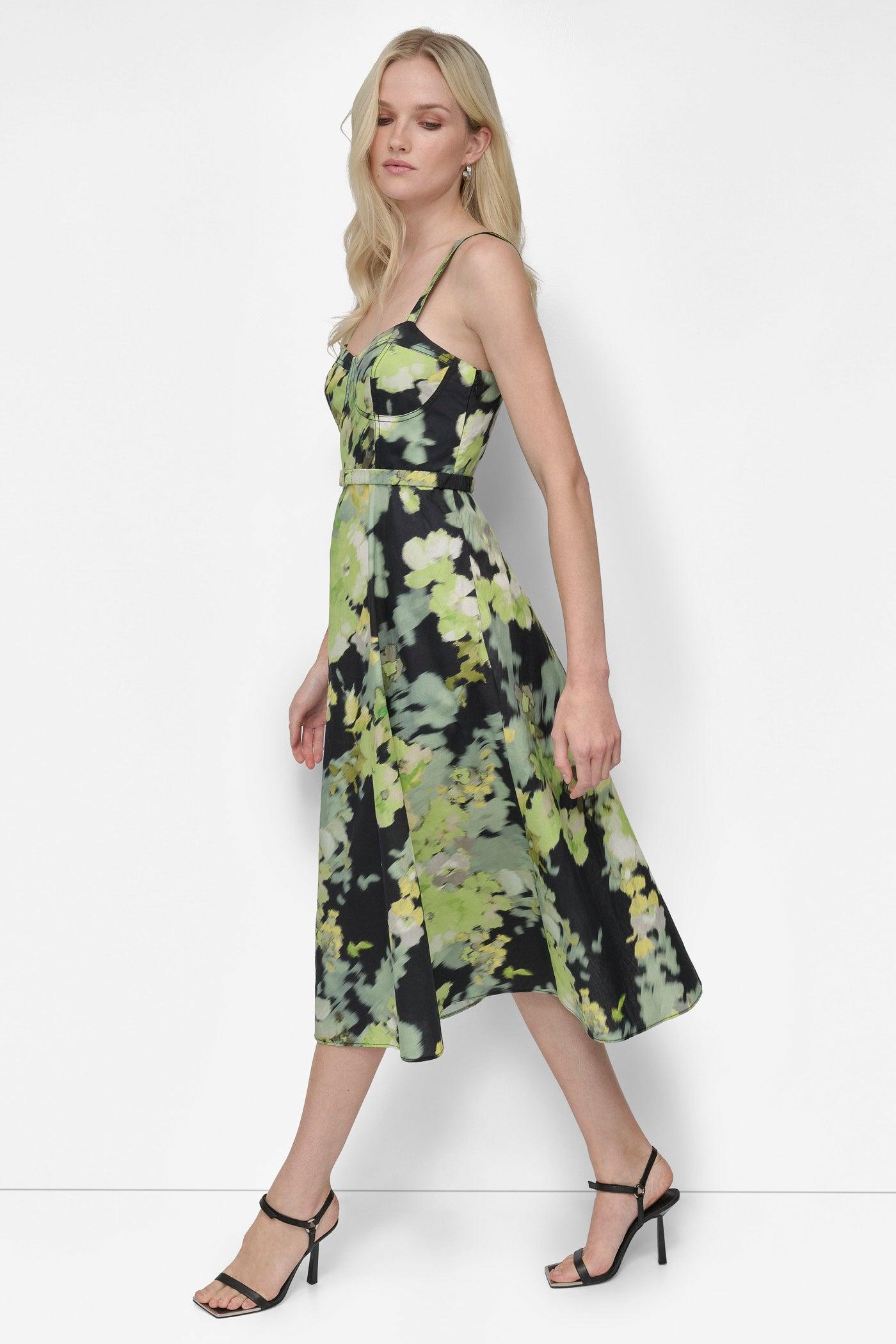 SLEEVELESS STRUCTURED BODICE FIT FLARE Product Image